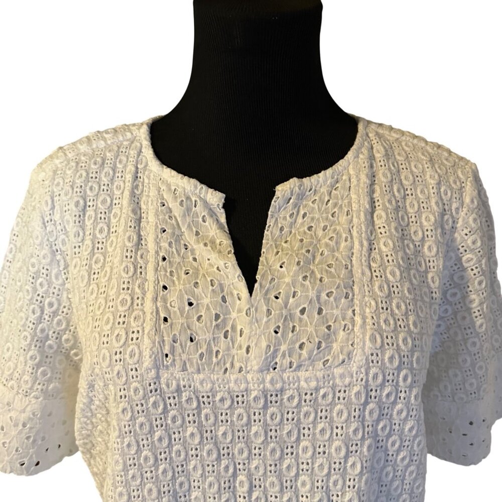 Chico's cotton v-neck white eyelet top size 1 u.s. 8/10 - Picture 5 of 7